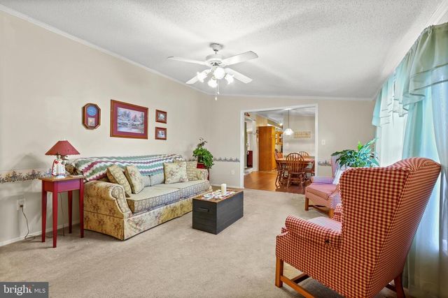 8 CEDAR CT, Bath, PA 18014