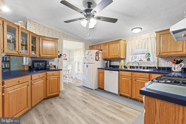 8 CEDAR CT, Bath, PA 18014