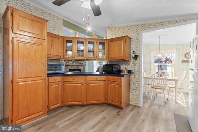 8 CEDAR CT, Bath, PA 18014