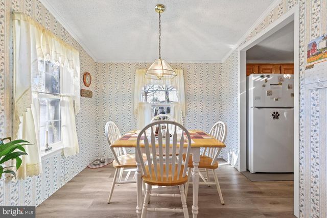 8 CEDAR CT, Bath, PA 18014