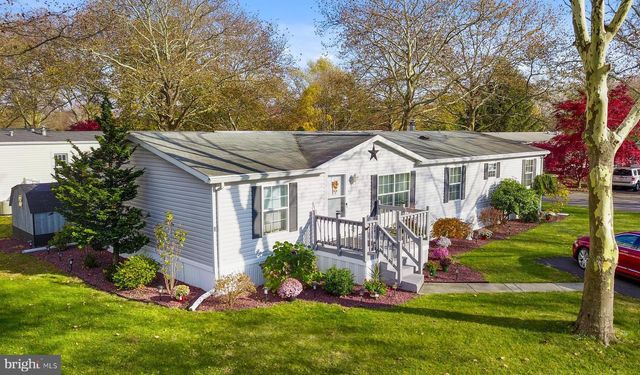 8 CEDAR CT, Bath, PA 18014