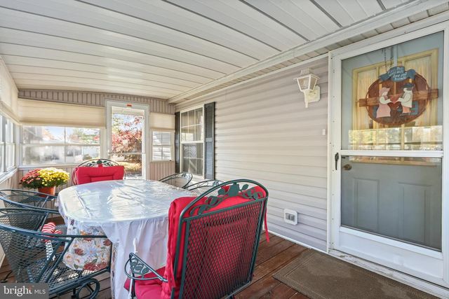 8 CEDAR CT, Bath, PA 18014