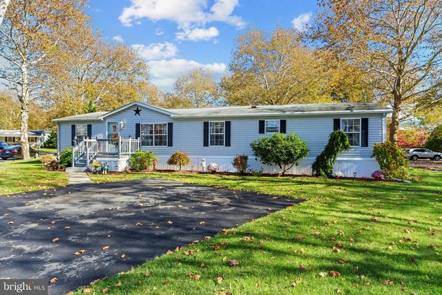 8 CEDAR CT, Bath, PA 18014