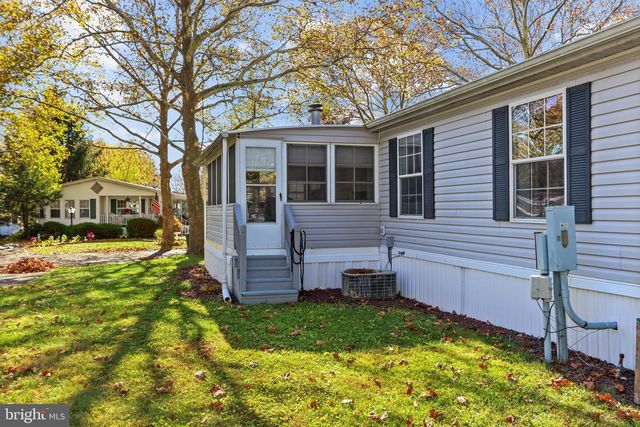 8 CEDAR CT, Bath, PA 18014