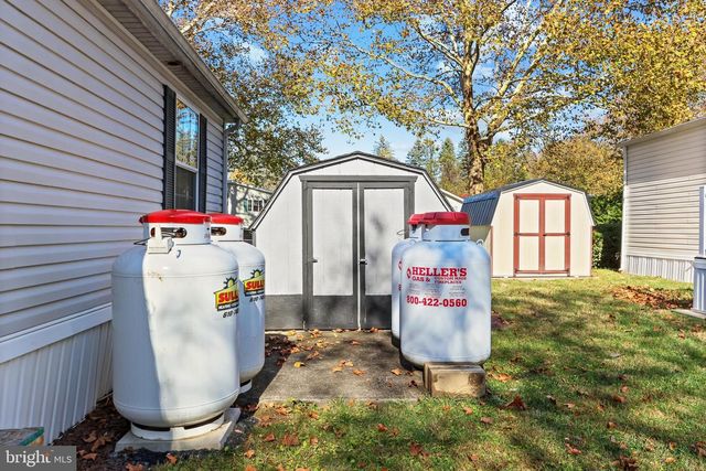 8 CEDAR CT, Bath, PA 18014