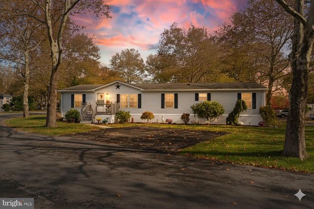 8 CEDAR CT, Bath, PA 18014