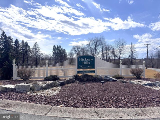 8 CEDAR CT, Bath, PA 18014