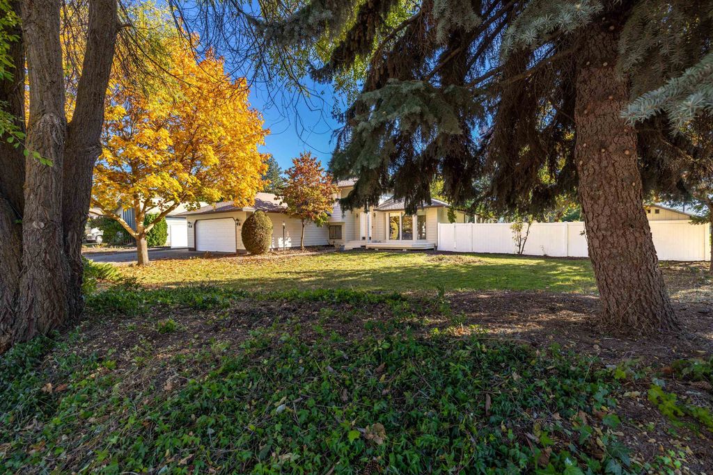 2906 E 61st Ct, Spokane, WA 99223 photo 3