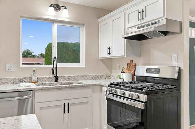 2604 Sandler Drive NE, Albuquerque, NM 87112