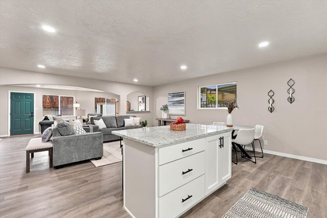 2604 Sandler Drive NE, Albuquerque, NM 87112