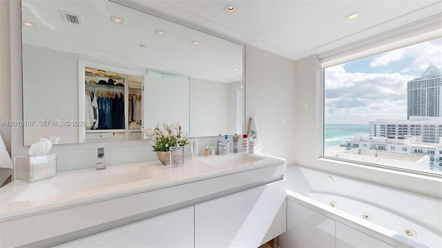 5025 Collins Ave 2206, Miami Beach, FL 33140