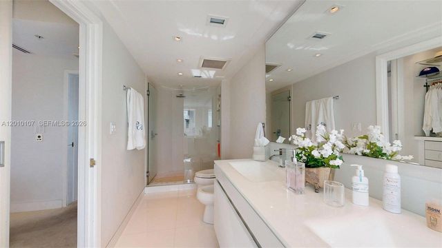 5025 Collins Ave 2206, Miami Beach, FL 33140