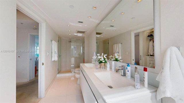 5025 Collins Ave 2206, Miami Beach, FL 33140