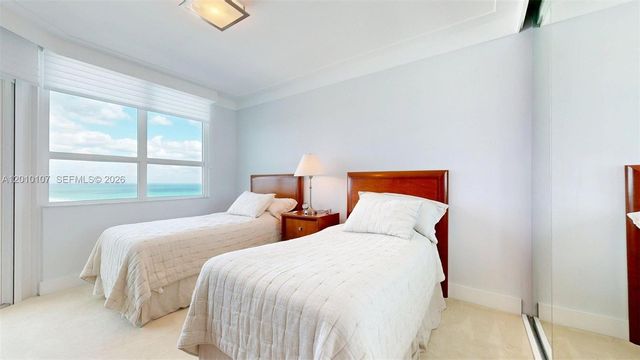5025 Collins Ave 2206, Miami Beach, FL 33140