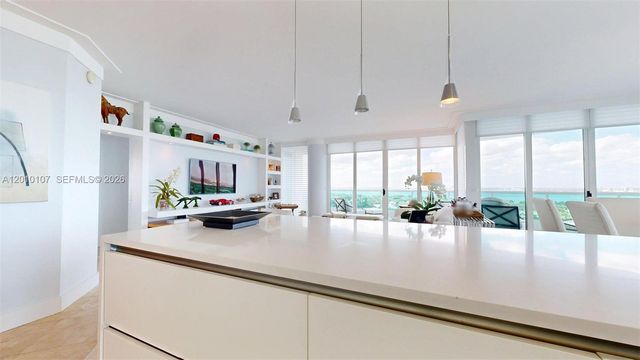 5025 Collins Ave 2206, Miami Beach, FL 33140