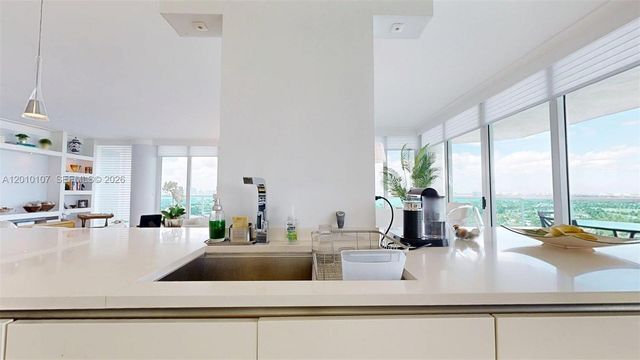 5025 Collins Ave 2206, Miami Beach, FL 33140