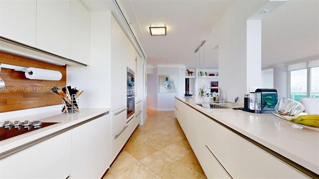 5025 Collins Ave 2206, Miami Beach, FL 33140