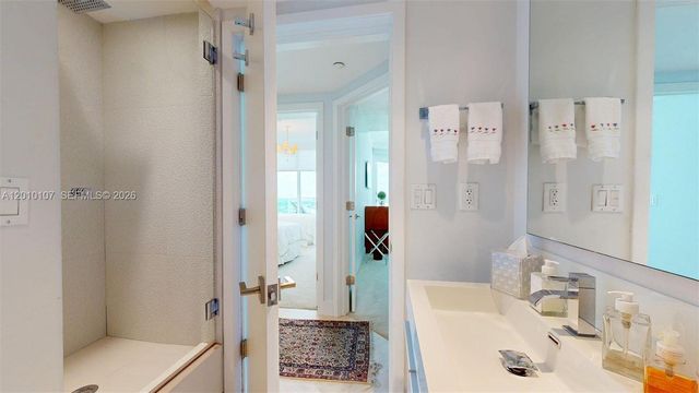 5025 Collins Ave 2206, Miami Beach, FL 33140