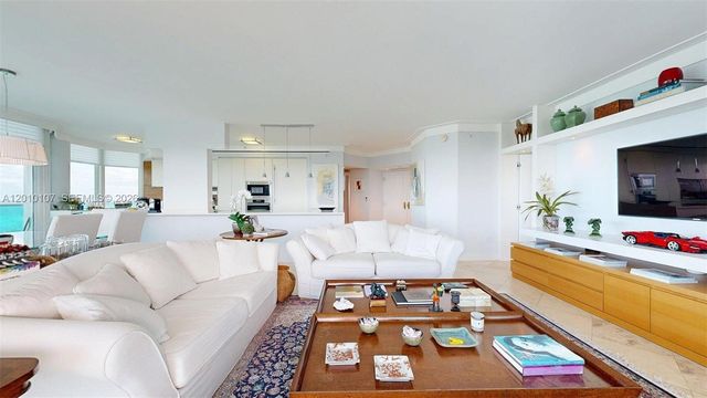 5025 Collins Ave 2206, Miami Beach, FL 33140