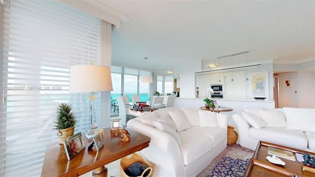 5025 Collins Ave 2206, Miami Beach, FL 33140