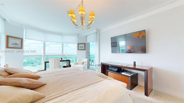 5025 Collins Ave 2206, Miami Beach, FL 33140
