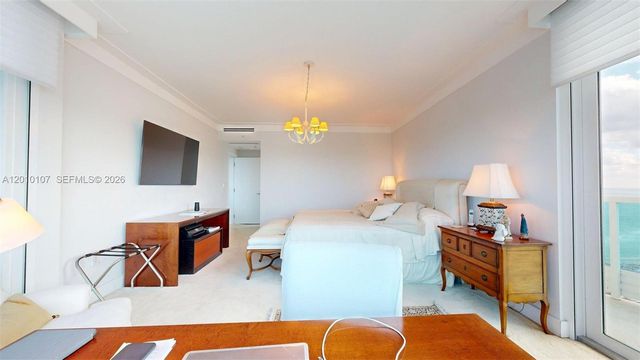 5025 Collins Ave 2206, Miami Beach, FL 33140