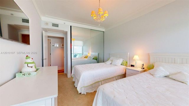 5025 Collins Ave 2206, Miami Beach, FL 33140