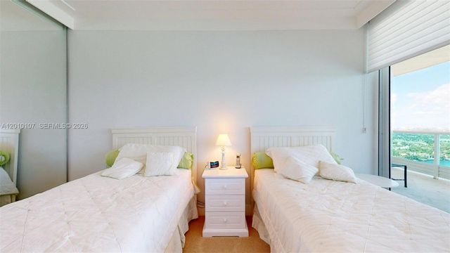 5025 Collins Ave 2206, Miami Beach, FL 33140