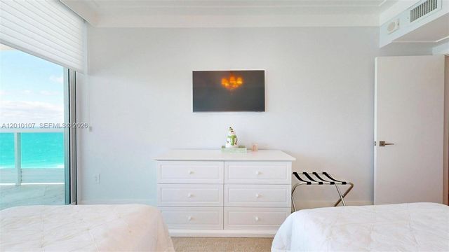 5025 Collins Ave 2206, Miami Beach, FL 33140