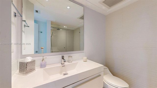 5025 Collins Ave 2206, Miami Beach, FL 33140
