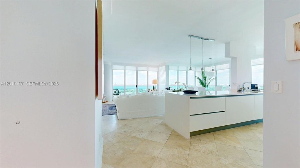 5025 Collins Ave 2206, Miami Beach, FL 33140