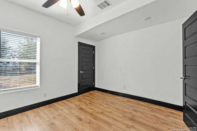 726 E Highland Blvd, San Antonio, TX 78210