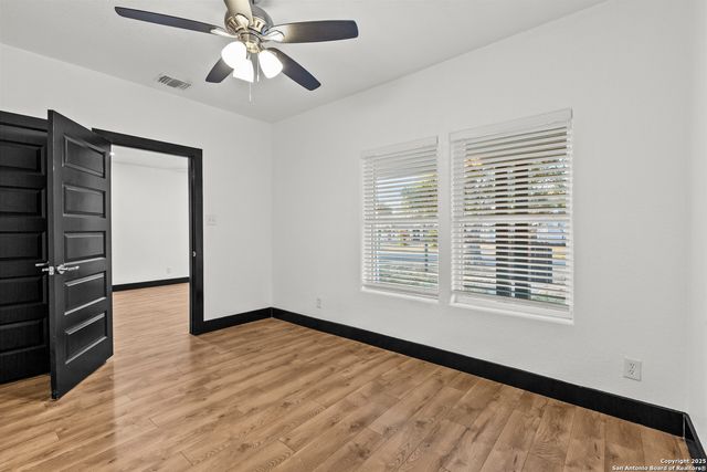 726 E Highland Blvd, San Antonio, TX 78210