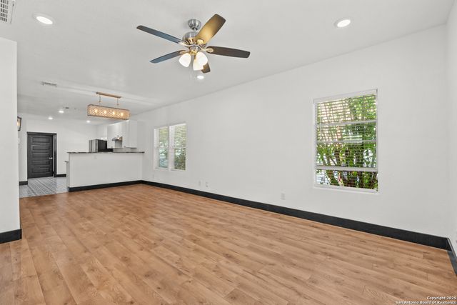 726 E Highland Blvd, San Antonio, TX 78210