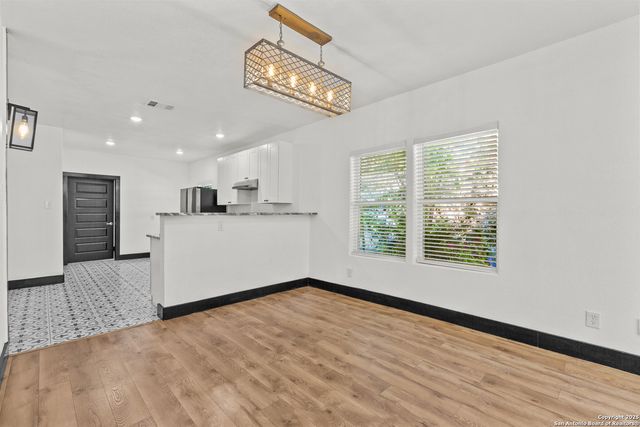 726 E Highland Blvd, San Antonio, TX 78210