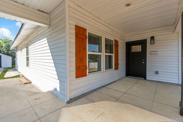 726 E Highland Blvd, San Antonio, TX 78210