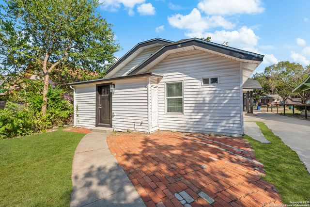 726 E Highland Blvd, San Antonio, TX 78210