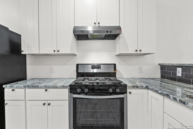 726 E Highland Blvd, San Antonio, TX 78210