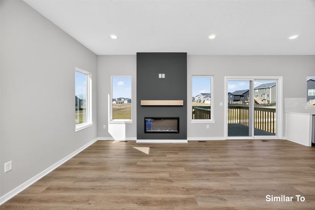 703 NE Doe Pointe Drive, Ankeny, IA 50021