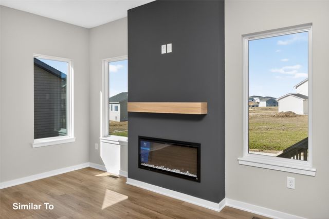 703 NE Doe Pointe Drive, Ankeny, IA 50021