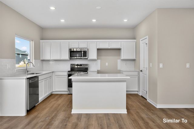703 NE Doe Pointe Drive, Ankeny, IA 50021