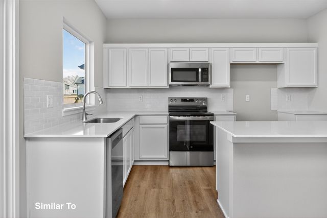 703 NE Doe Pointe Drive, Ankeny, IA 50021