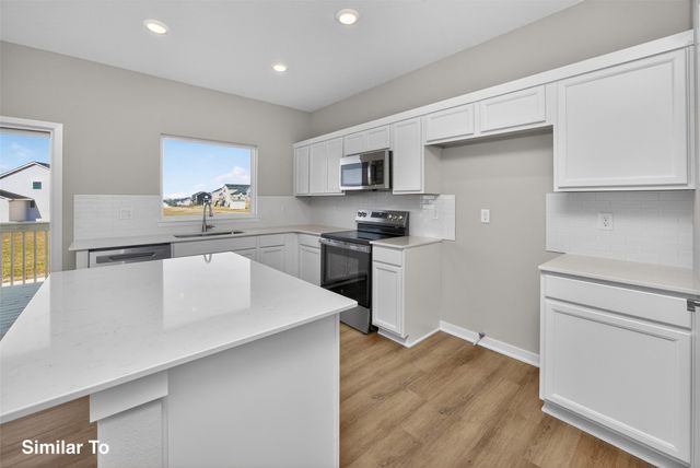 703 NE Doe Pointe Drive, Ankeny, IA 50021