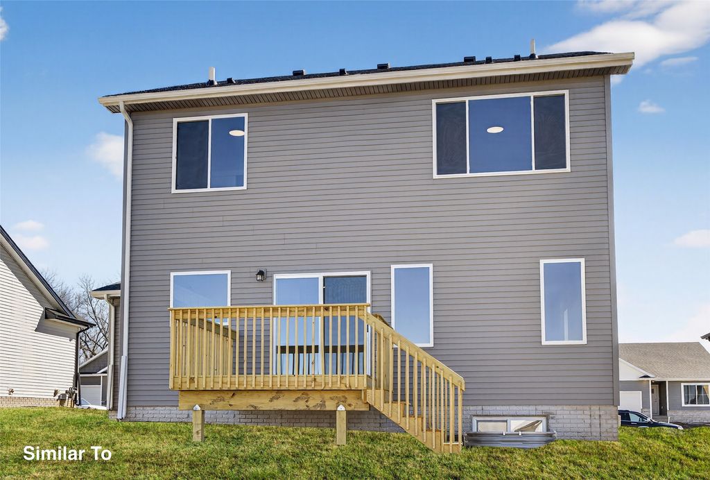 703 NE Doe Pointe Drive, Ankeny, IA 50021