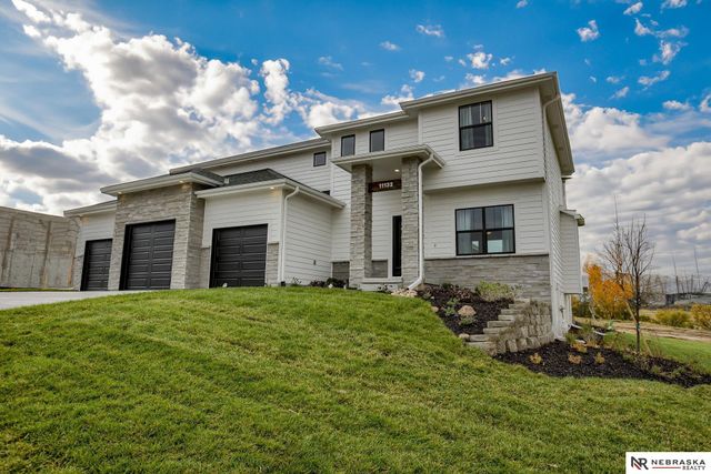 11132 N 161st Avenue, Bennington, NE 68007