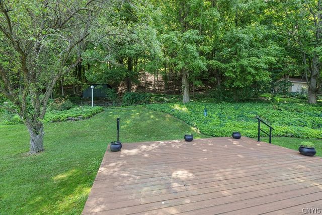 307 Oakridge Drive, Camillus, NY 13031