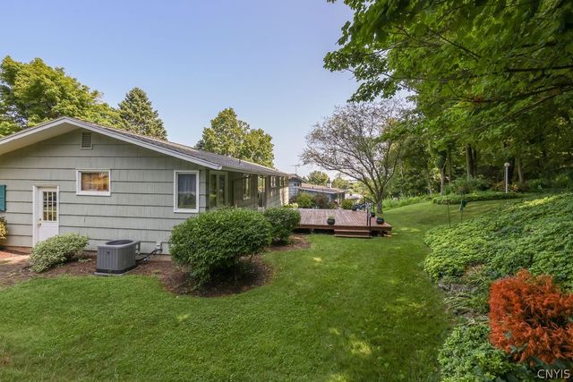 307 Oakridge Drive, Camillus, NY 13031