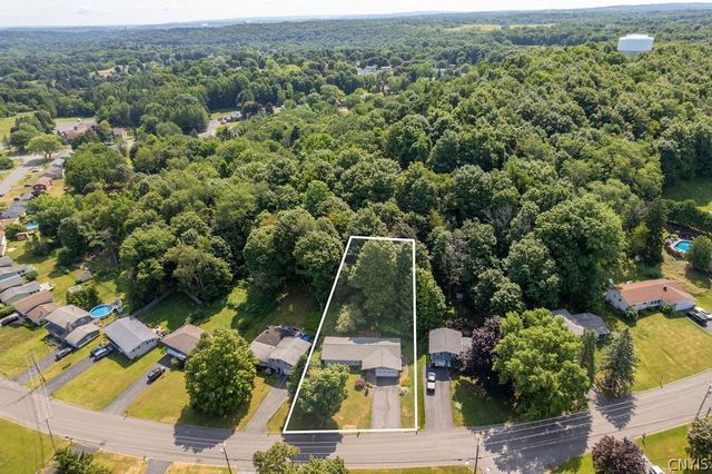 307 Oakridge Drive, Camillus, NY 13031