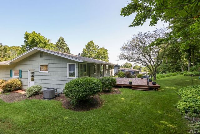 307 Oakridge Drive, Camillus, NY 13031