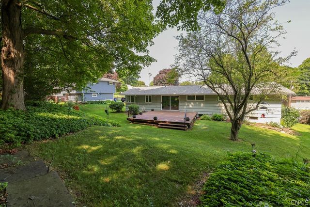 307 Oakridge Drive, Camillus, NY 13031